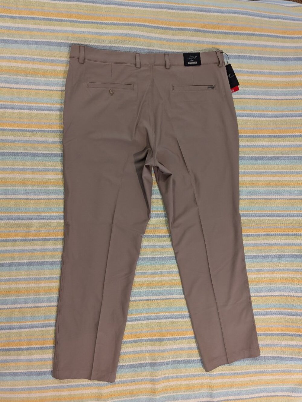 ⭐ NWT Greg Norman Mens 38x30 ML75 Microlux Stretch Golf Pants Khaki Tan Gripper